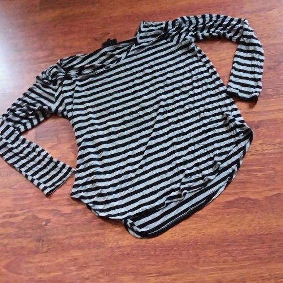 Addition Elle top - Picture 1 of 7